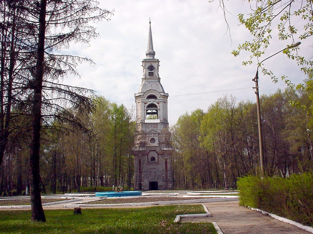 Колокольня Преображенской церкви в Осташкове.JPG